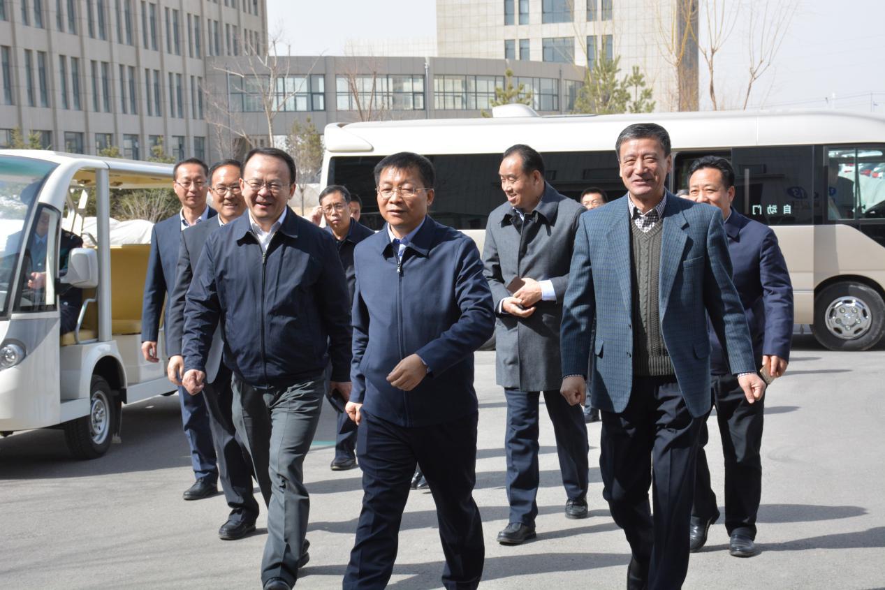 蘭州市委副書記、市長張偉文蒞臨甘肅建投調(diào)研指導(dǎo)
